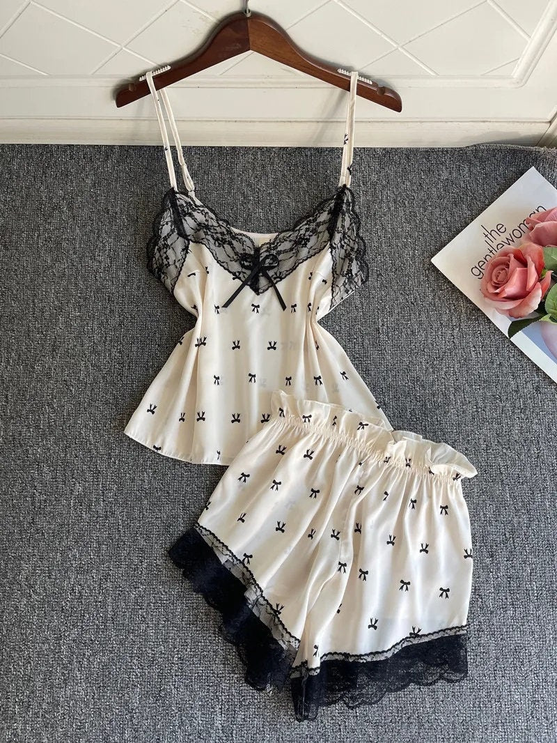 Cute and Adorable Night Wear Pairs for Women